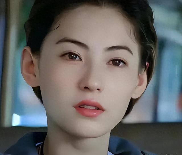 人前很清纯，人后却疯狂？这4位情史混乱的女星，才是“老司机”