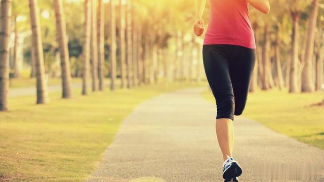 跑步减肥真相揭秘：多少公里开始燃烧脂肪
