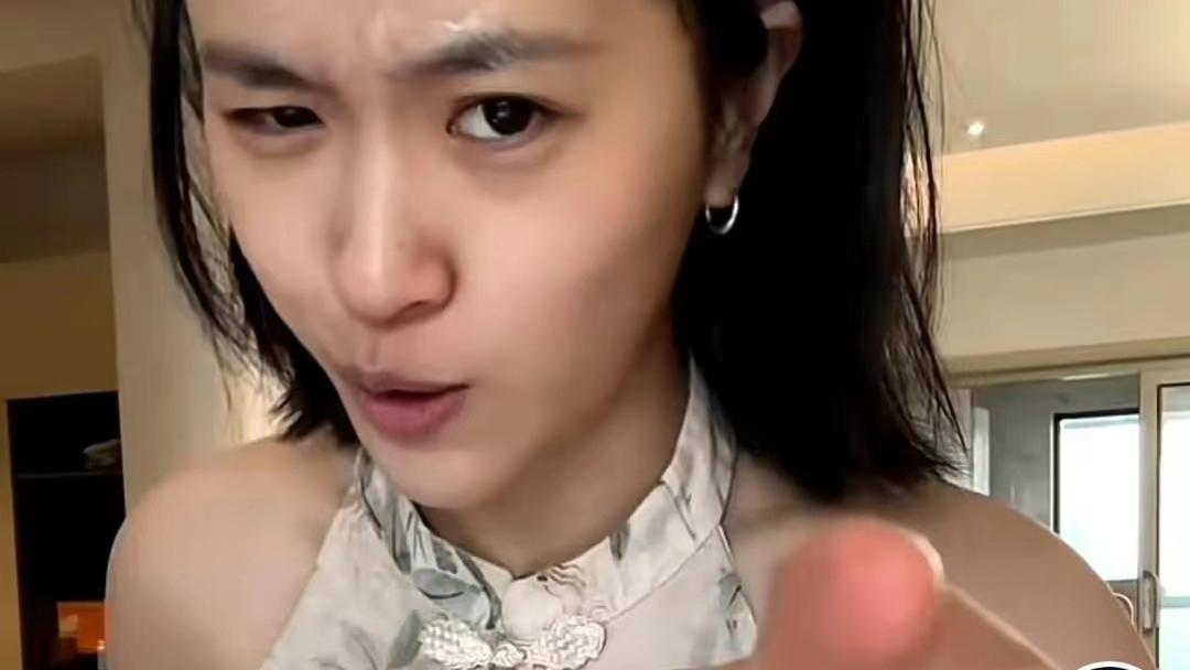 主播小黄离开三只羊后，被大杨哥收回直播权限，一个月掉粉15万