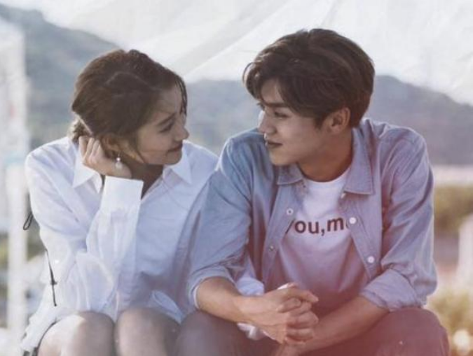 鹿晗关晓彤,爱情已删除