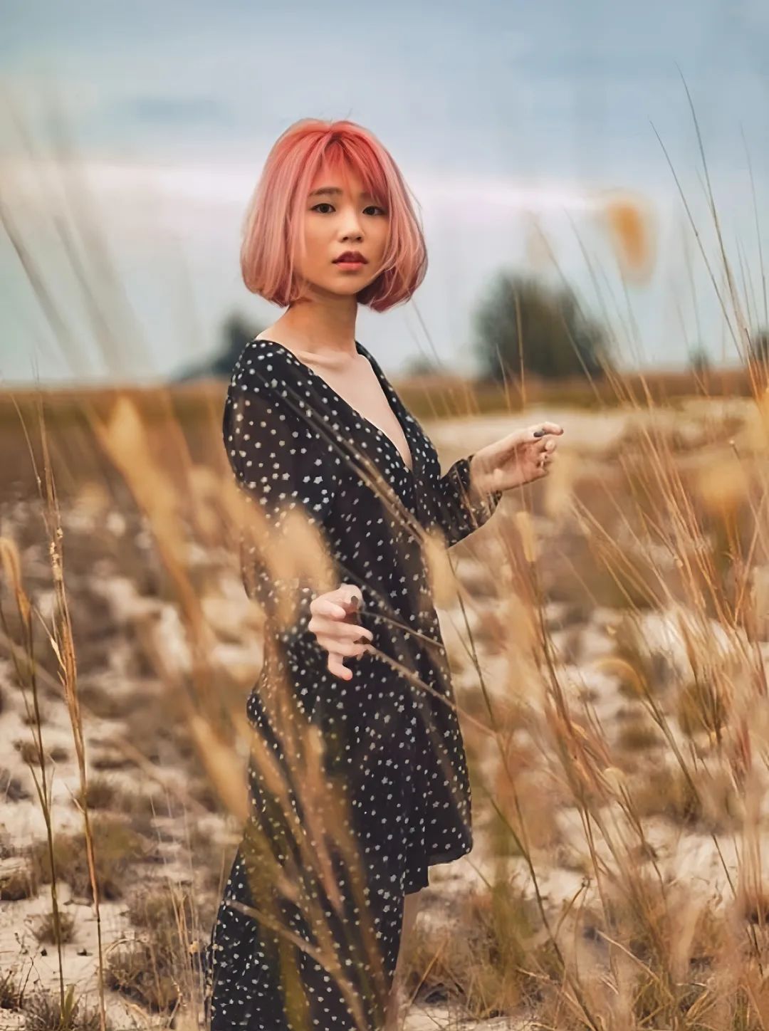 清纯童颜与火辣身材完美结合的短发辣妈