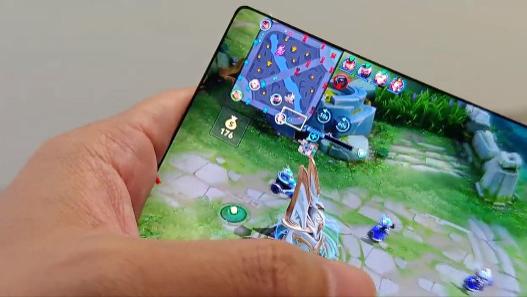 国产屏幕大乱杀！努比亚全面屏亮相，这才是手机的终极形态！