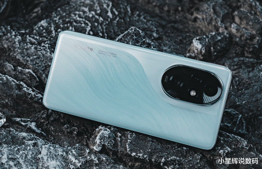 荣耀彻底妥协?12GB+512GB突降976元,50倍变焦+66W无线充电