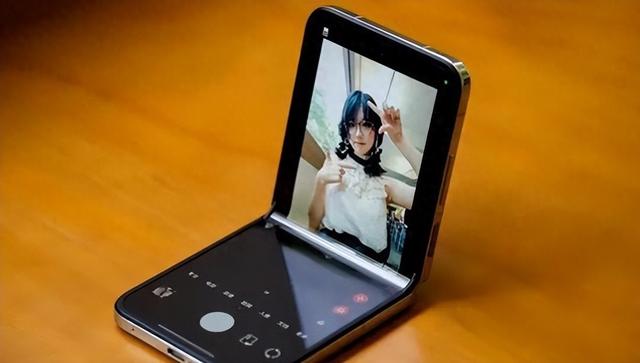 小米Mix Flip:颜值与性价比兼具的小折叠屏新宠!