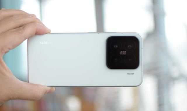 小米不講武德，發(fā)布兩個月跌價451元，驍龍8至尊版+徠卡影像