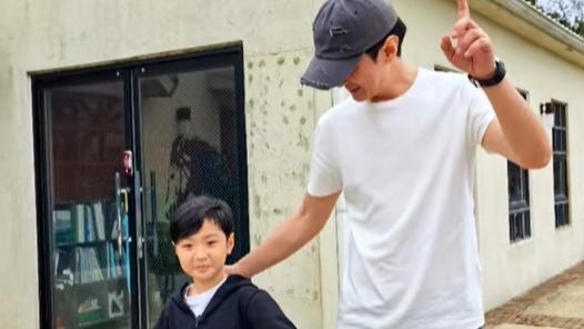 离婚后，高梓淇首晒北京的大平层显朴素，一个人独居想7岁儿子了