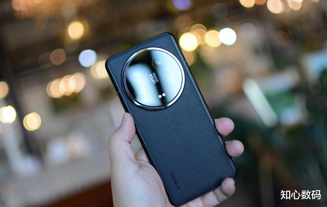 小米终于摊牌了,16GB+1TB突降1600元,徕卡四摄+卫星通信