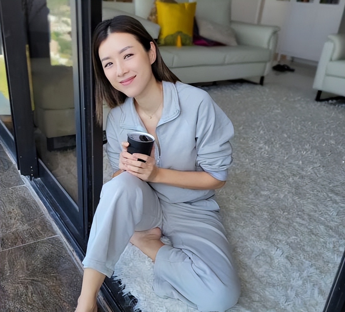 陈茵媺一拖三回娘家 太辛苦隔空“求救”陈豪