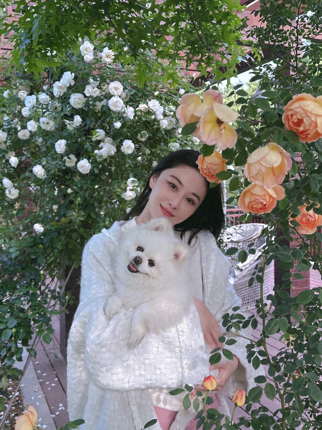 张馨予的4000万豪宅,因“满院的鲜花果蔬”走红,让人向往!