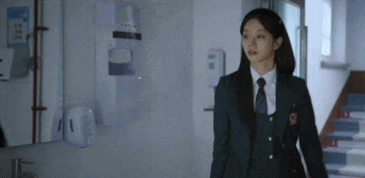 离开渣男后,她也「下海」了