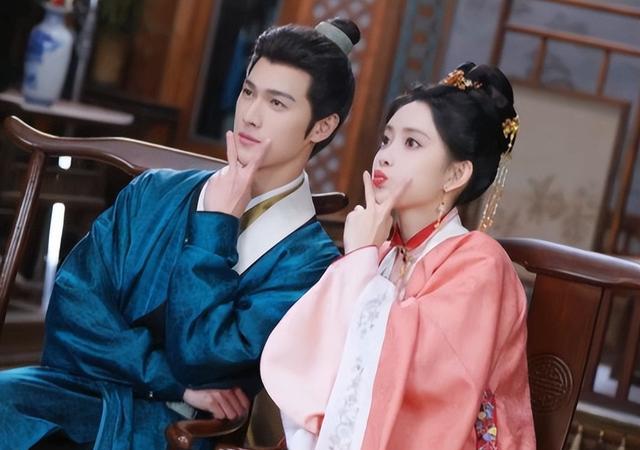 被压了五年的剧终于播出，但却跟《九重紫》撞档了，差距一目了然