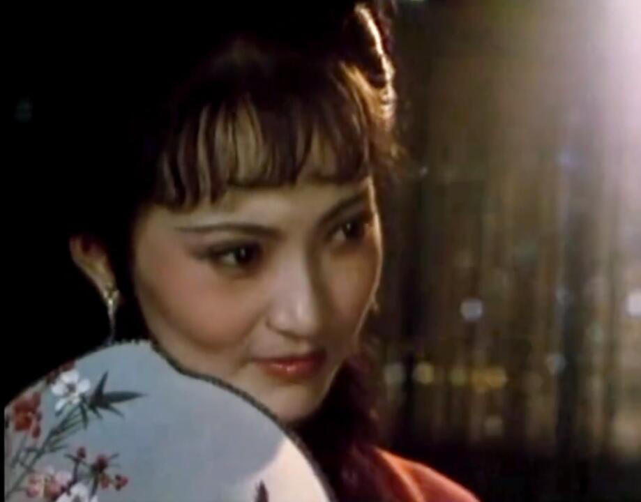 看了新《红楼梦》才知,北影版才叫美女如云,连陈红都只能演丫鬟