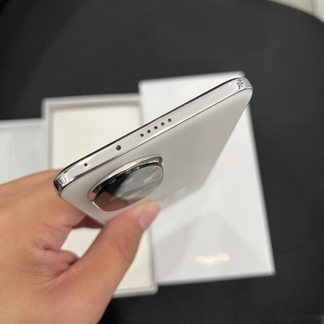 不要被荣耀X60外观给迷惑了,实际被荣耀200在性能和拍照全面碾压