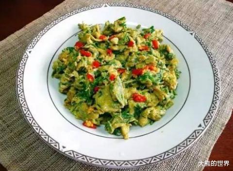 香椿好吃“禁忌多”!老传统讲究:3能吃、2不忘、1不放,别乱吃