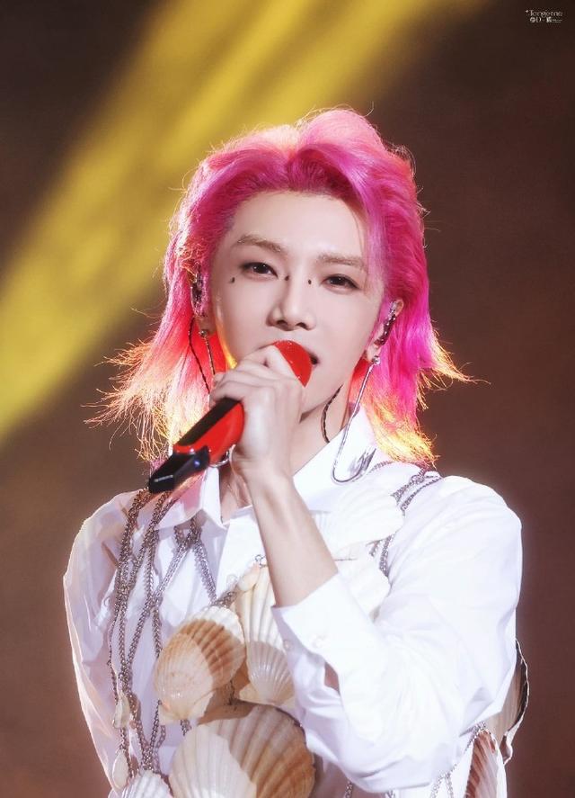 粉丝也护不住了!33岁华晨宇“无地自容”,“永远的神”终被捧杀