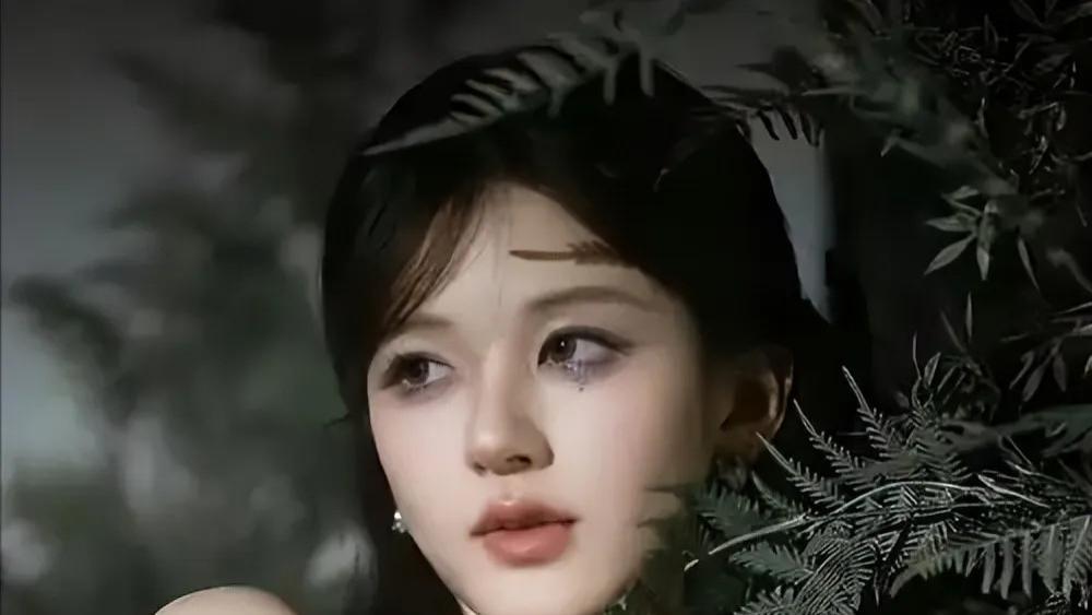 闹大了！赵露思剧组聊天曝光，导演连夜改签名，更多内幕被扒