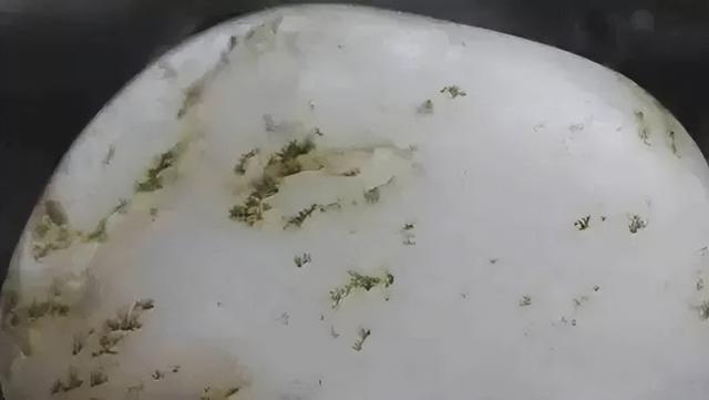 实战经验 | 浅聊和田玉籽料中的“沁纹”~