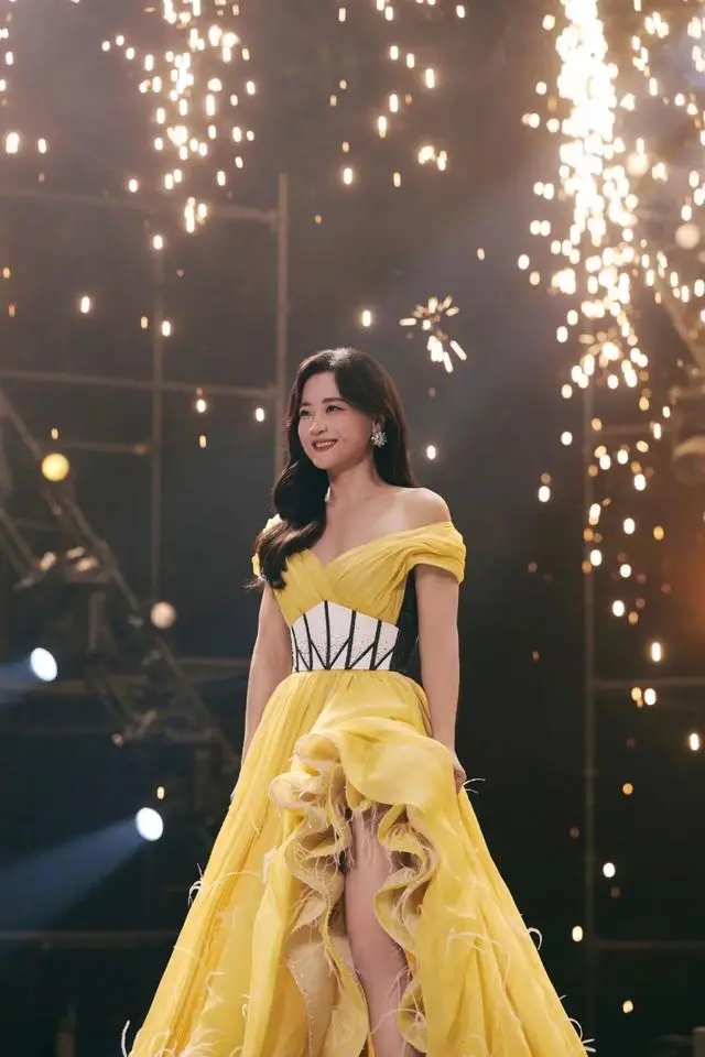 贾玲一年减重100斤，我们应该怎么减？