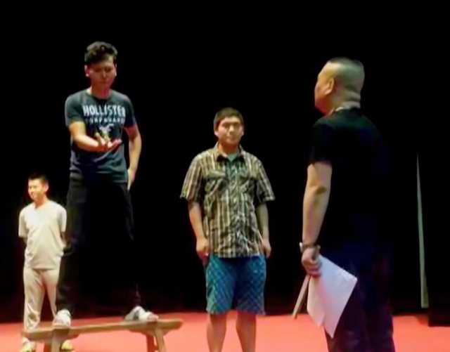 16年，郭德纲曾用百万救下的张云雷，如今张云雷恩将仇报？