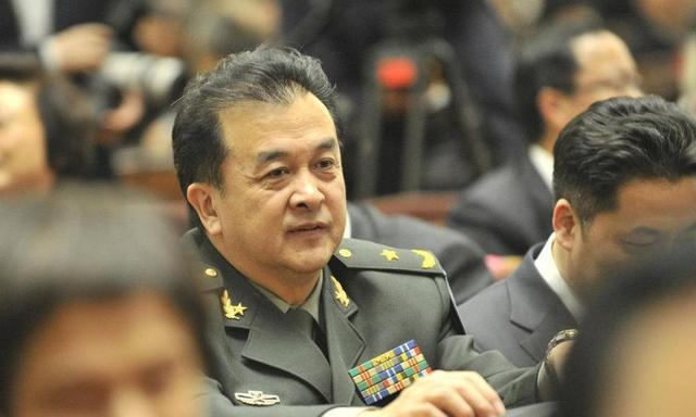 上午撤职下午就被带走，曾经的八一电影厂长黄宏，如今过得怎样？