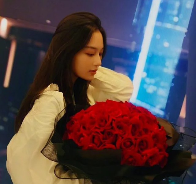 张馨予:娱乐圈里的“万人迷”,劈腿男朋友,又被男朋友劈腿