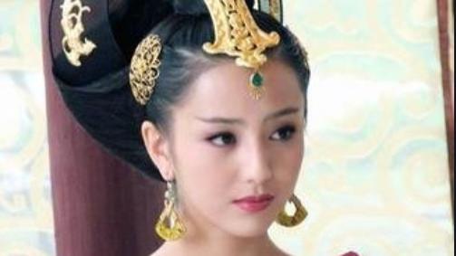 新疆三美：一个被抛弃，一个无戏可拍，还有一个大红大紫