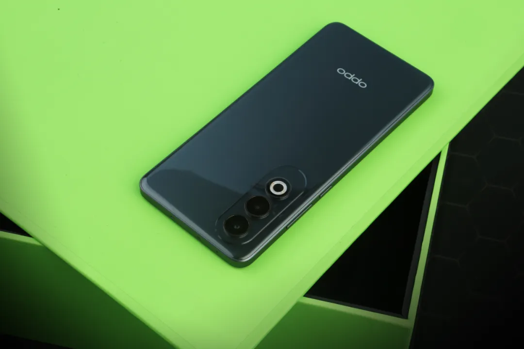 金刚之躯与超级续航再添佳作｜OPPO K12 Plus再造“国民手机”