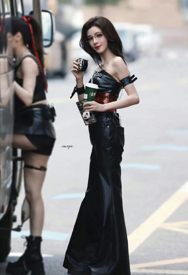 张予曦眼镜造型惊艳《乘风2024》!网友直呼:请把眼镜焊在脸上!