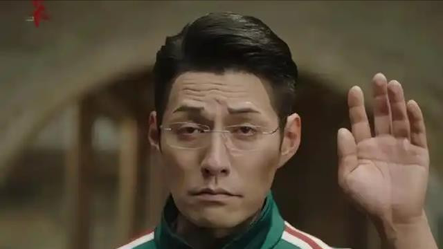 满脸僵硬全程发呆？严屹宽在《异人之下》中的演技再次刷新了观感