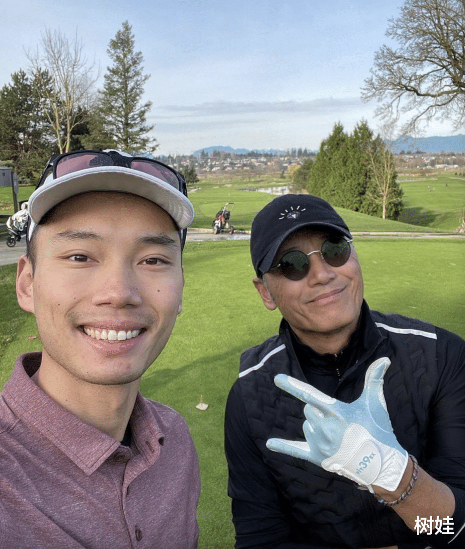 苗侨伟66岁生日子女晒照庆祝,全家看霉霉演唱会,随歌摇摆很放松