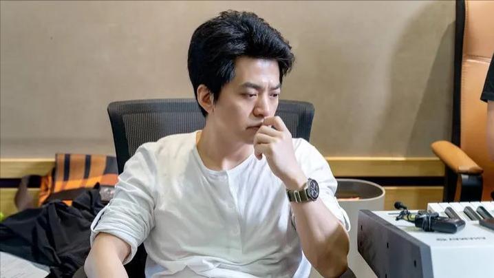 49岁李健的“豪宅”火了，装饰温馨，无一丝俗气，一进屋就被治愈