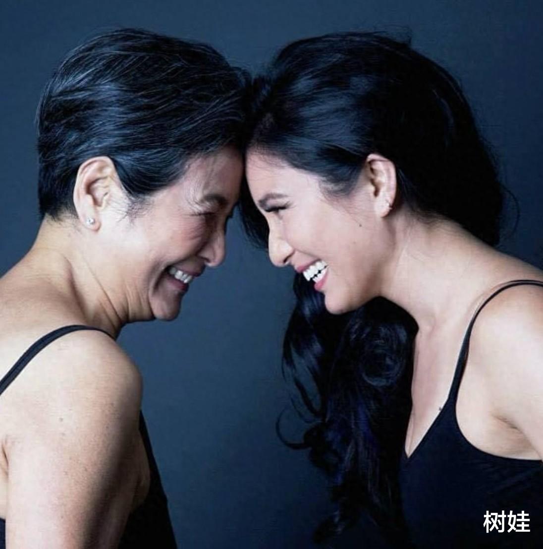 郑佩佩小女儿再发文悼念母亲,称仍痛苦沉重,儿子已重回生活正轨