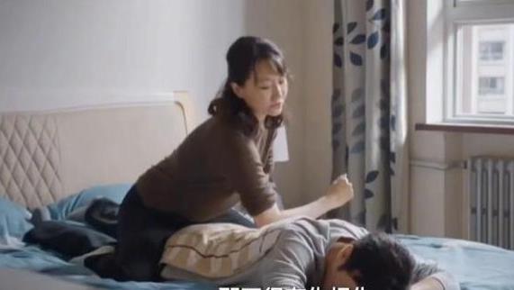 《我是刑警》竟藏了2位大美女，戏里土掉渣，于和伟老婆太惊喜