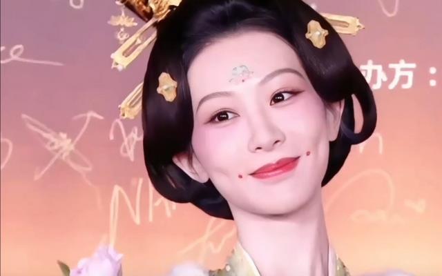 微博之夜排座暗示娱乐圈洗牌:李沁金晨坐第4排!虞书欣坐第2排?