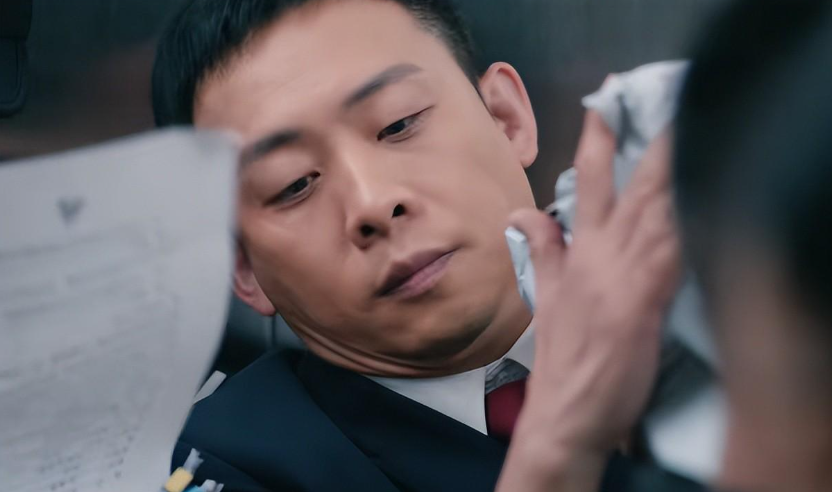 《九部的检察官》今晚首播!张译领衔,9位实力派助阵,爆款潜质