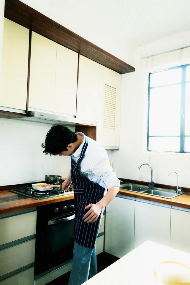 4.30娱乐瓜：肖战王一博李现成毅赵丽颖杨紫杨洋鹿晗刘亦菲刘宇宁