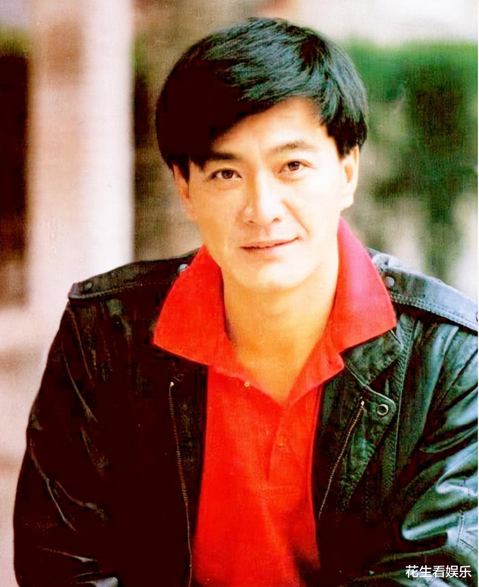 演员周里京，因妻子在家被害时，他未在家中，余生都活在愧疚中