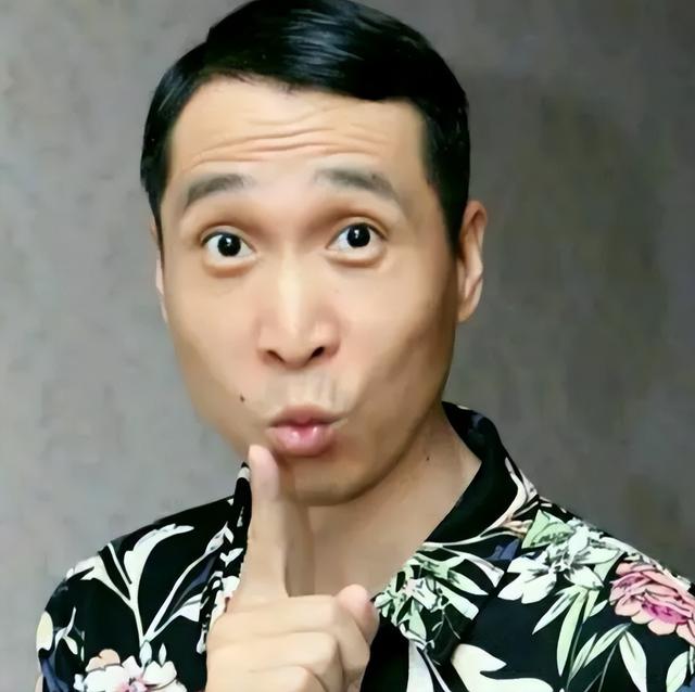 条子哥直播翻车,3万人齐喊“下去”,场面尴尬无奈中下播