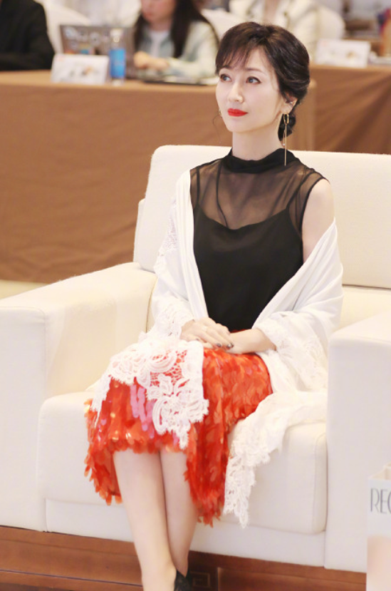 71岁女神赵雅芝社媒按时更新!鸡汤配文遭质疑,真实状态引担忧