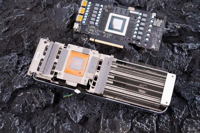 经典不朽！影驰4070 Ti S经典金属大师上手体验