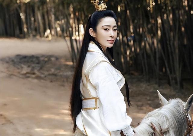 影版《倚天屠龙记》演员，李连杰已老了，金毛狮王误喝农药而亡