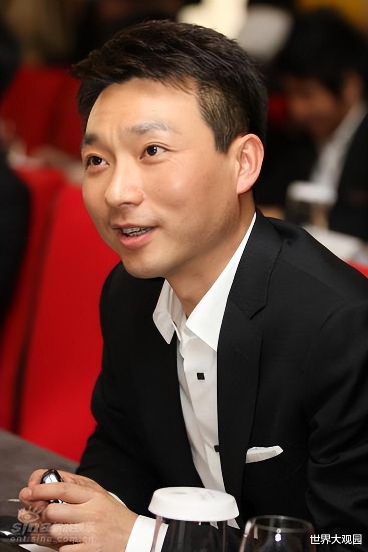 央视主持一哥康辉:和妻子丁克23年,最遗憾的是没能完成父母遗愿