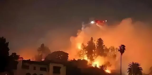 中国身美国心，美国的这场山火，让不少妖魔鬼怪都现了原型