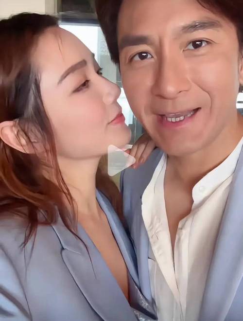 马国明汤洛雯婚礼细节：爱与祝福的交织