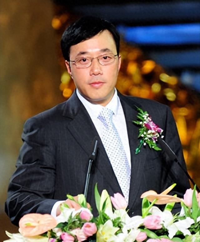 輪到美被“壟斷”！“中國(guó)芯片之父”棄美回國(guó)，作用比核武器還大