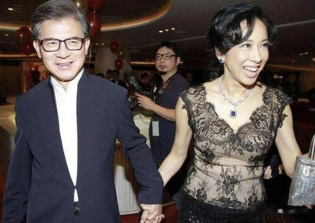 朱玲玲两度嫁豪门,老年被分手又回霍家,却落得个无名无份