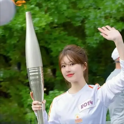 脸丢大了！中国5位明星担任奥运火炬手，官方只承认一位，是谁