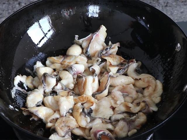 它是肺部“大救星”，春天要常吃它，炒一炒鲜甜可口，润肺又清燥