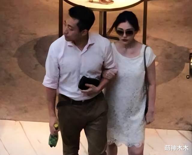 汪小菲带新婚妻子爬长城,两处细节胜过大S,才懂汪小菲再婚原因