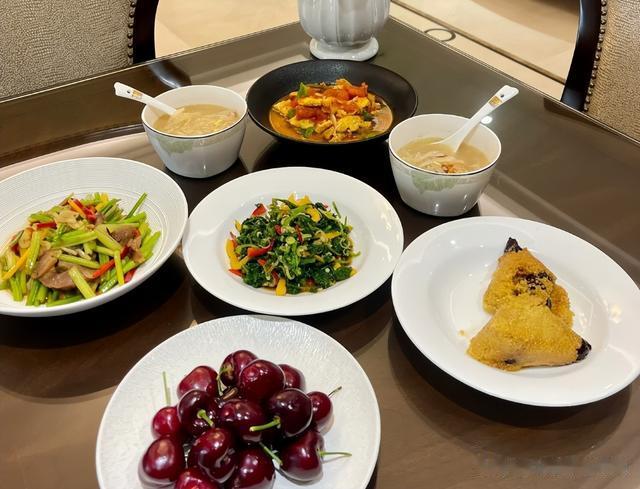 北京退休兩口子，曬每天晚餐走紅，網(wǎng)友表示：是我向往的退休生活